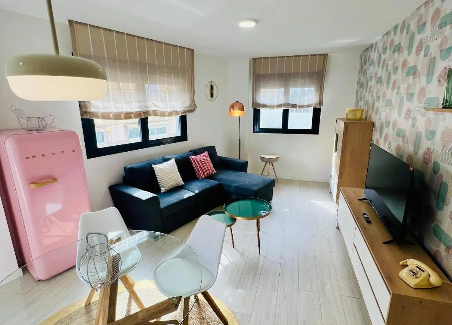Aptos Diseno Centro Torremolinos Lejlighed 0*,